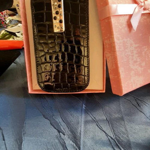 Phone case with Swarovski crystals like new