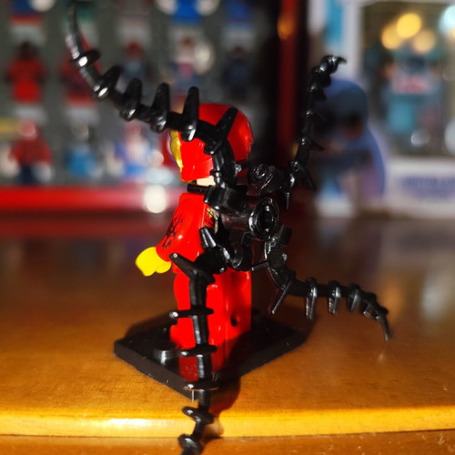 Venomized Iron Man minifigure like new with symbiote goo legs and stand