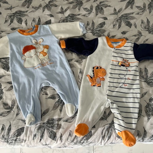 Velour baby rompers like new for 2-5 months old