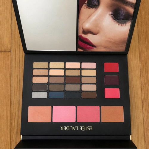 Estée Lauder Holiday Blockbuster Limited Edition makeup palette