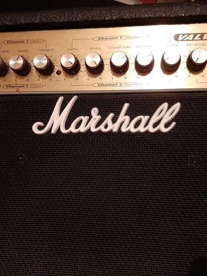 Ενισχυτής κιθάρας Marshall Valvestate μεταχειρισμένος με θέμα στο input jack