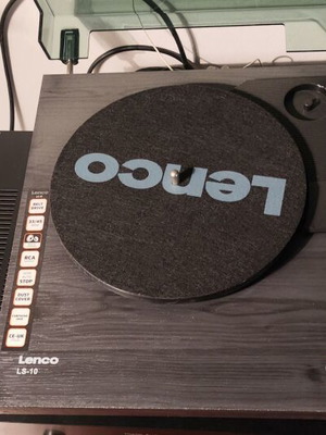 Lenco pick up used with built-in speakers