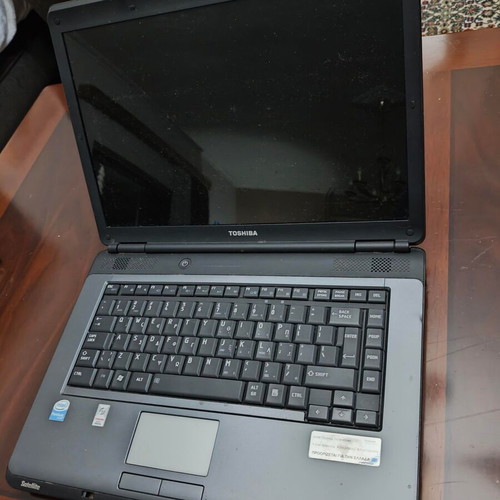 Toshiba Satellite L300‑1EF 15.4" used laptop for parts