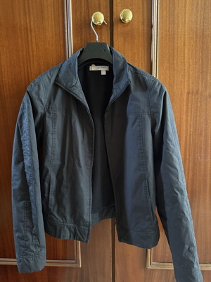 Zara windbreaker jacket like new, black, size M