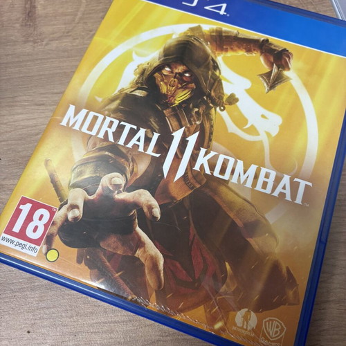 Mortal Kombat 11 PS4 game, like new condition