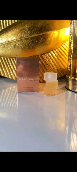 NINA RICCI
