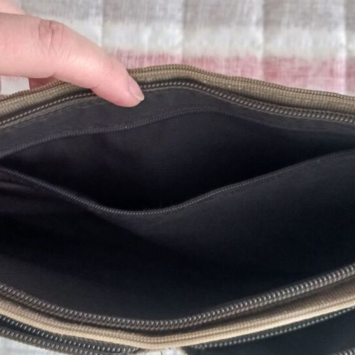 Attrattivo crossbody sports bag like new, olive green