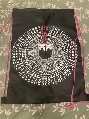 Pinko dust bag σαν καινούργιο, μαύρο και ροζ