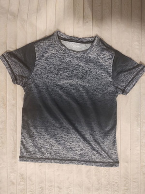 Civil athletic shirt for boys 6-8 years, 122-128 cm, like new, black and gray