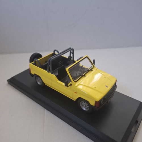 ARO 10 Spartana Scale Model 1:43 like new, yellow