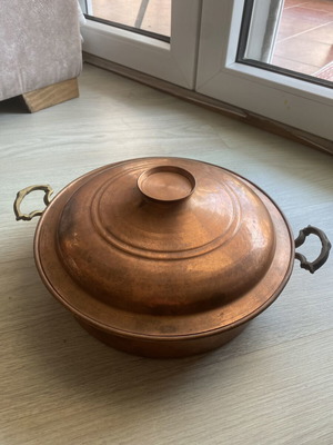 Copper vessel with lid and handles vintage, used, 1940-60