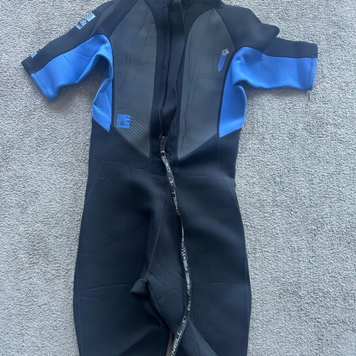 O’Neil wetsuit like new, medium size