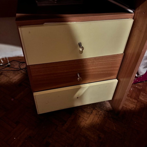 Neoset desk and drawer unit used with issue in bottom drawer