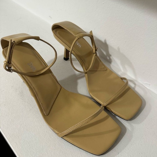 Zara beige sandal like new, size 37, synthetic leather