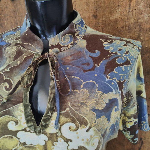 Vintage Y2K Asian Style Fairycore Top with Keyhole Cutout and Floral Print used, size M