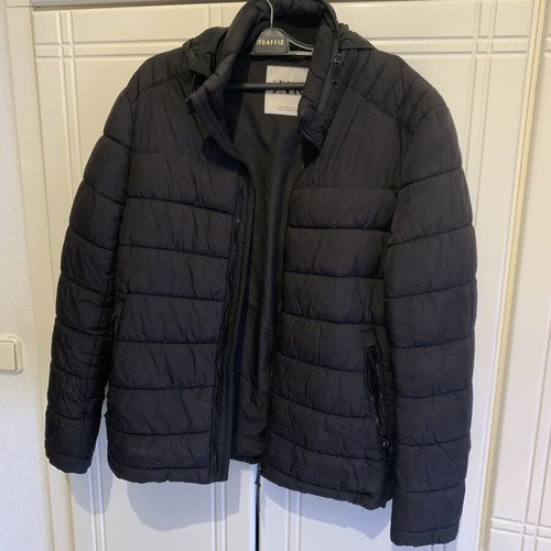 Zara thin waterproof jacket with hood, like new, black, size M