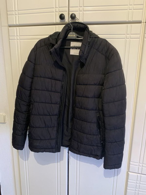 Zara thin waterproof jacket with hood, like new, black, size M