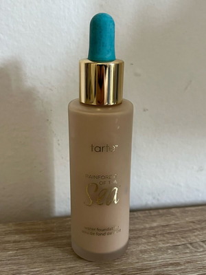 Tarte Rainforest of the Sea Foundation 8s Porcelain μεταχειρισμένο, γεμάτο κατά 40%
