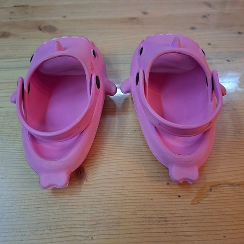Trendyol pink children's slippers size 27 shark design like new
