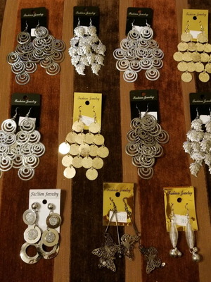 Earrings new, set of 11 pieces