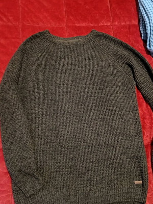 Men's sweater XL like new in 2 colors