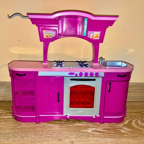 Barbie kitchen used, pink, missing microwave oven door