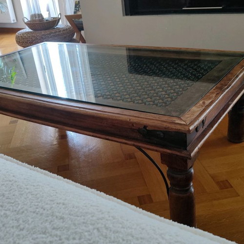 Wooden coffee table with iron pattern used