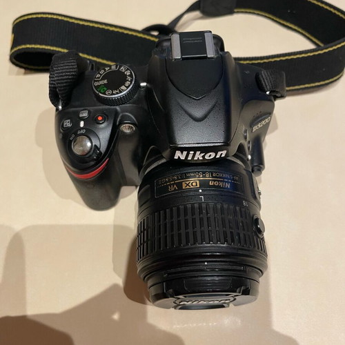 Nikon D3200 DSLR digital camera like new