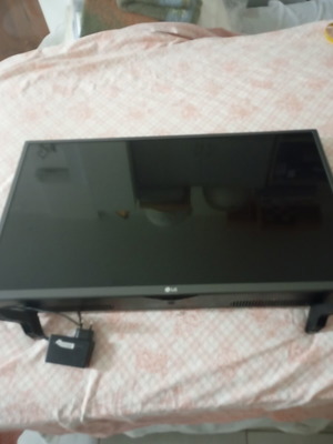 LG TV 85 inch with remote