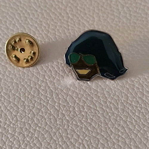 Vintage Kenzo pin from the 90's like new, multicolored