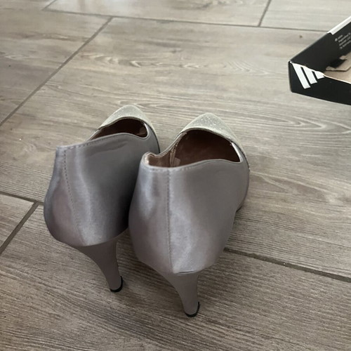 High Heels used, size 40, gray, comfortable for formal occasions