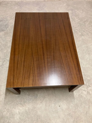 Coffee table like new, brown with drawers and storage space
