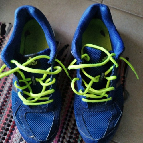 Adidas athletic shoes used, size 44, blue