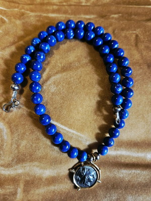Handmade vintage necklace with lapis lazuli, 585 gold and silver like new