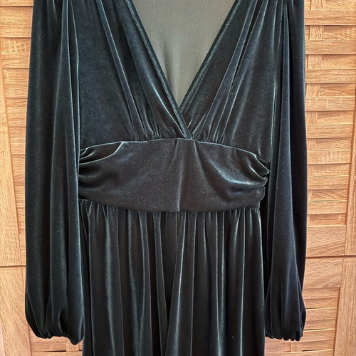 Velvet short dress new in cypress shade