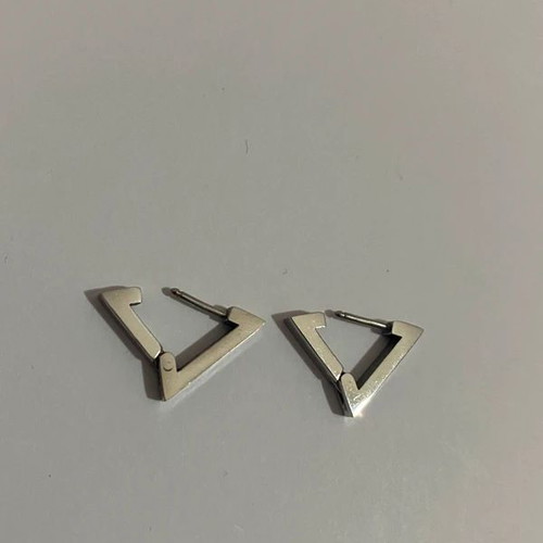 Triangular earrings like new, silver color