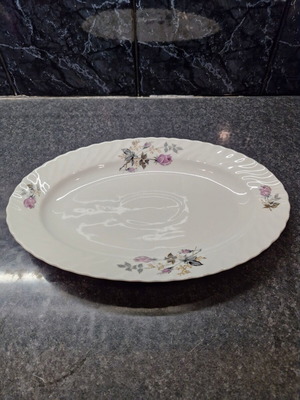 Vintage oval serving platter like new with purple floral decoration