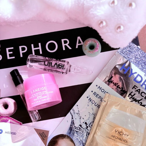Beauty and relaxation set with Laneige Lip Sleeping Mask and gifts