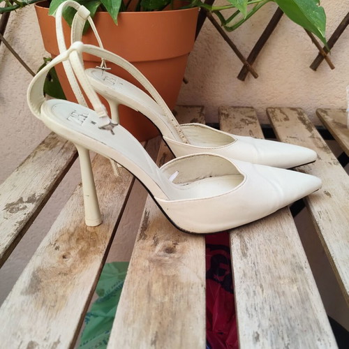 Zara pointy heels white size 39 like new