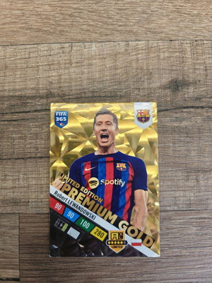 Panini fifa 365 Premium Gold card (Lewandowski) 2023 used