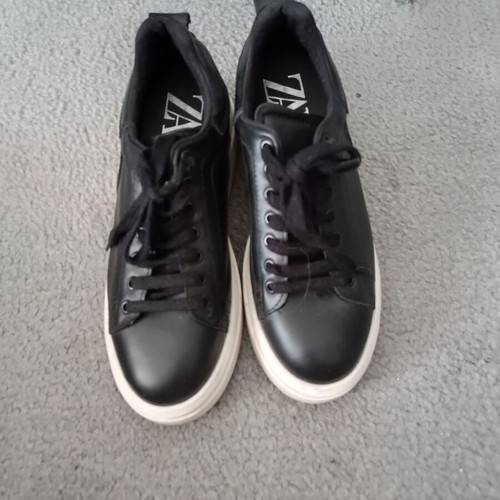 Zara sneakers size 38 black like new