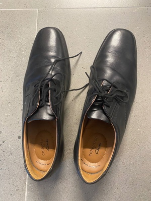 Clarks leather men's shoes like new, size 45, black