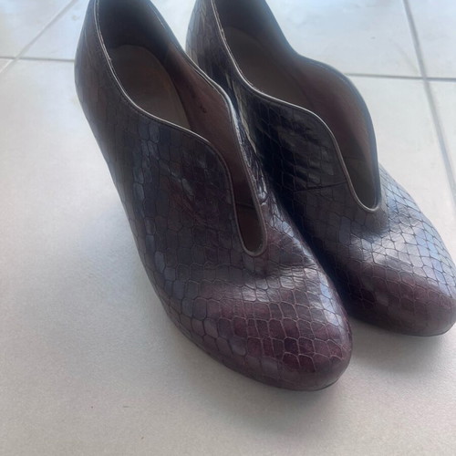 Wonders pumps like new, leather with croco pattern in aubergine