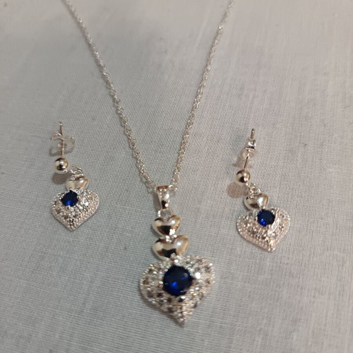 Silver jewelry set with necklace and earrings, new