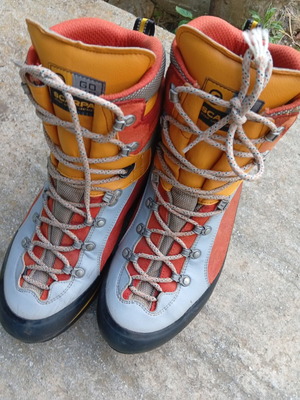 Scarpa Triolet GTX hiking boots used, beige and orange, size 46