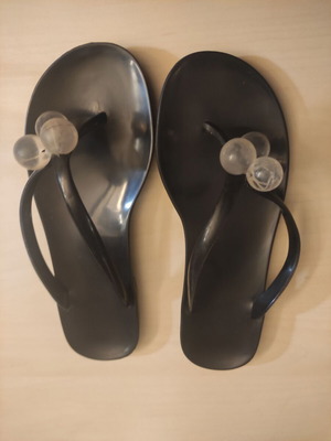 Women's flip flops used, size 38, black