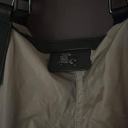 Burberry shoulder bag beige like new