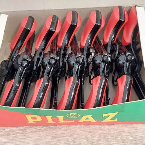 Pilaz N 11 iron pistols new, pack of 12 pieces