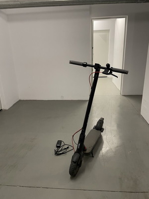 Xiaomi Electric Scooter 4 Pro 2nd Gen used, excellent battery