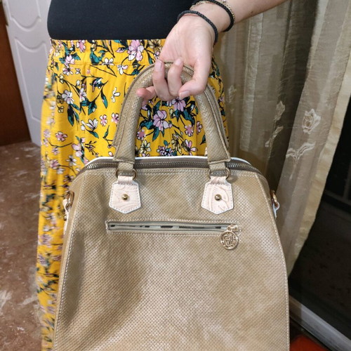 Elizabeth George Veta handbag like new, white and beige